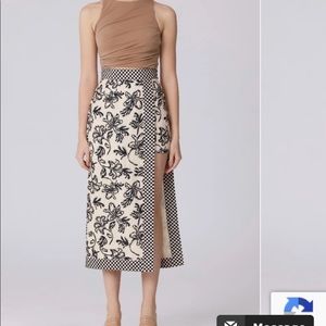 Fashion Bunker c/meo collection skirt NWT